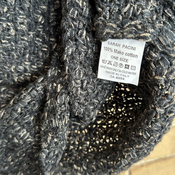 Sarah Pacini Knit Sleeveless Sweater - Picture 5 of 5